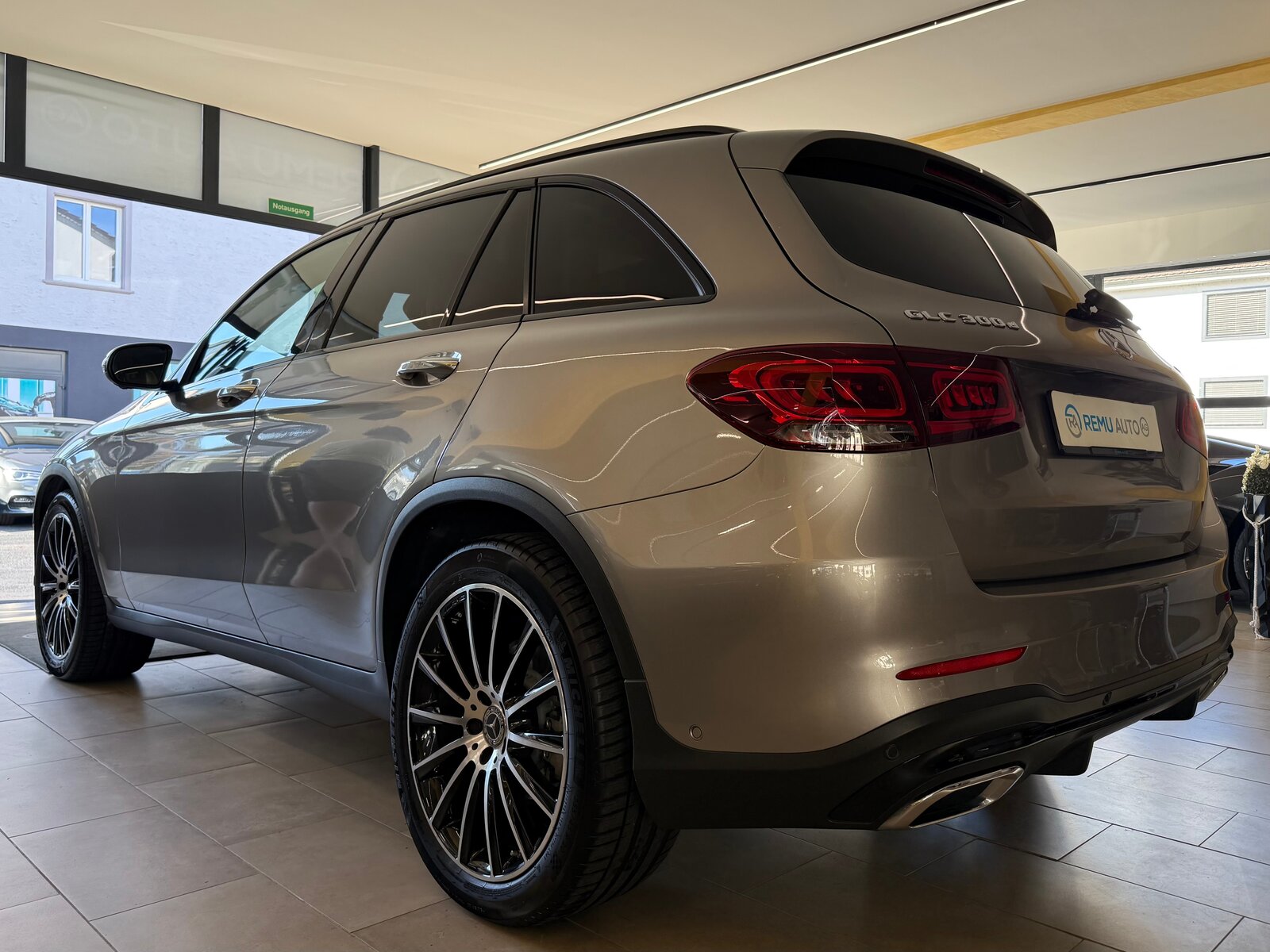 MERCEDES-BENZ GLC 300 d AMG Line 4Matic 9G-Tronic, Diesel, Occasion / Gebraucht, Automatik - 6