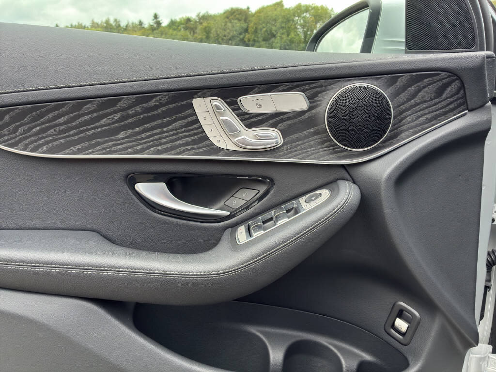MERCEDES-BENZ GLC 300 Exclusive 4Matic, Benzin, Occasion / Gebraucht, Automatik - 7