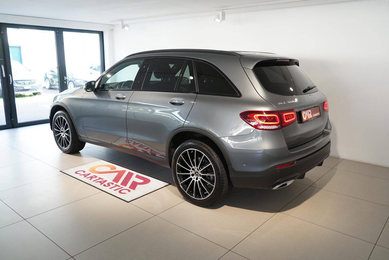 MERCEDES-BENZ GLC-Klasse X253 GLC 300 e AMG Line 4m, Plug-in-Hybrid Petrol/Electric, Second hand / Used, Automatic - 3