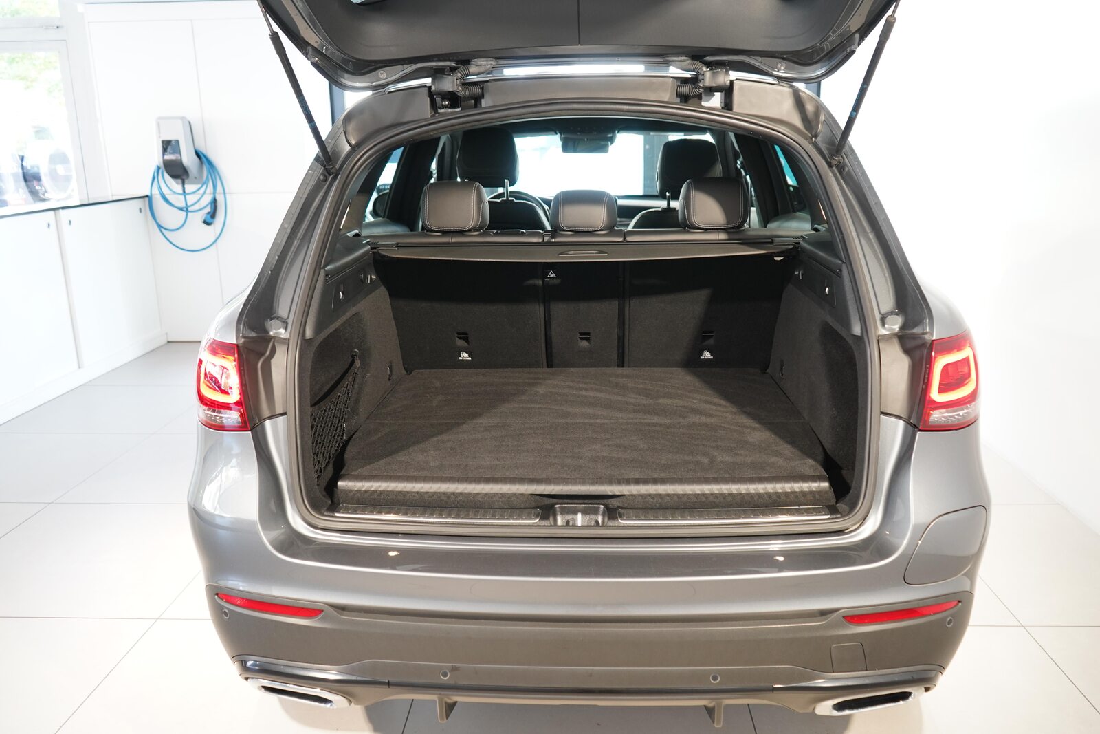MERCEDES-BENZ GLC-Klasse X253 GLC 300 e AMG Line 4m, Plug-in-Hybrid Petrol/Electric, Second hand / Used, Automatic - 5