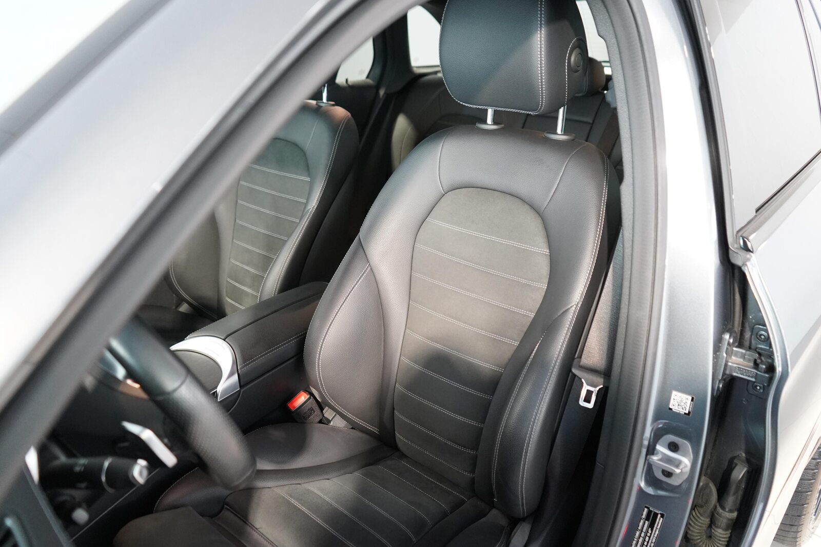 MERCEDES-BENZ GLC-Klasse X253 GLC 300 e AMG Line 4m, Plug-in-Hybrid Petrol/Electric, Second hand / Used, Automatic - 6