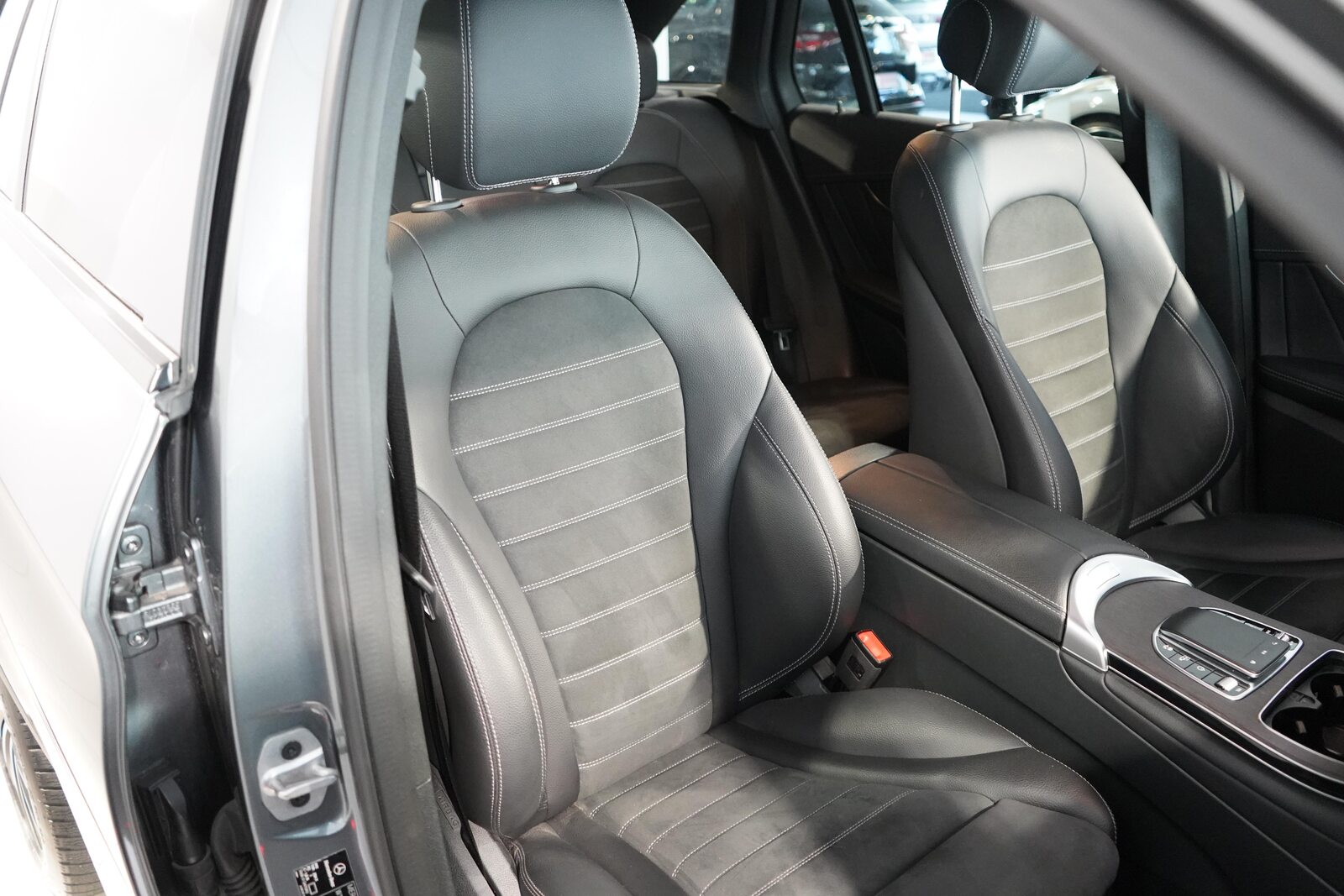MERCEDES-BENZ GLC-Klasse X253 GLC 300 e AMG Line 4m, Plug-in-Hybrid Petrol/Electric, Second hand / Used, Automatic - 7