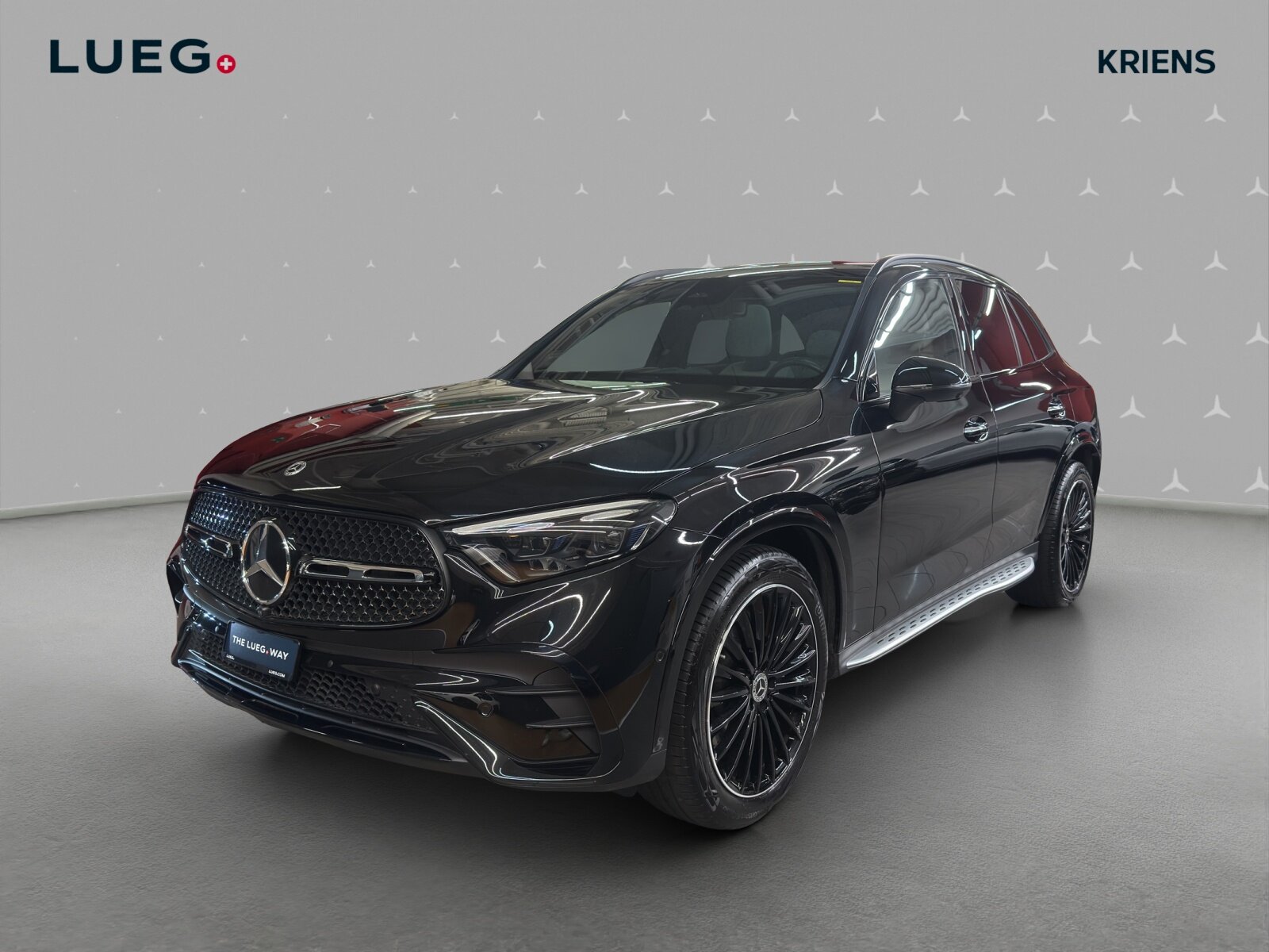 MERCEDES-BENZ GLC 300 4M - AMG / 360 Grad Kamera / Panorama-Dach / Sounds
