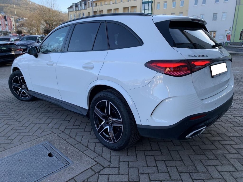 MERCEDES-BENZ GLC 300 d 4Matic AMG-Line, Diesel, Occasion / Gebraucht, Automatik - 4