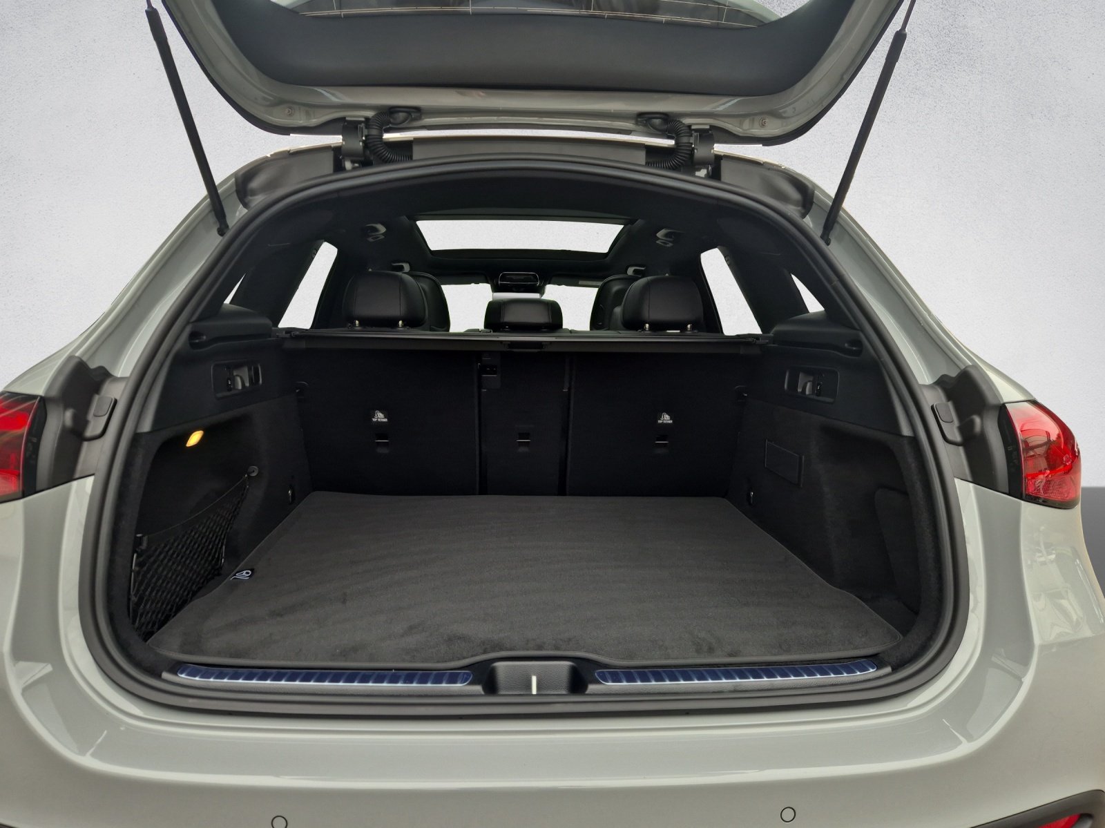 MERCEDES-BENZ GLC 300 AMG Line 4Matic, Mild-Hybrid Petrol/Electric, Ex-demonstrator, Automatic - 7