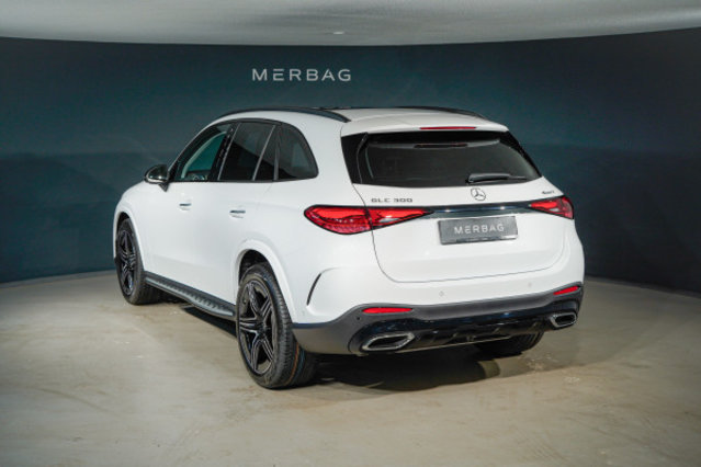 MERCEDES-BENZ GLC 300 4Matic 9G-Tronic, Mild-Hybrid Petrol/Electric, Ex-demonstrator, Automatic - 3