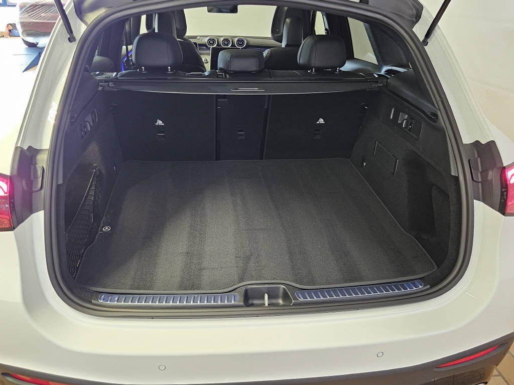MERCEDES-BENZ GLC 300 4Matic AMG Line, Hybride Léger Essence/Électricité, Voiture de démonstration, Automatique - 4