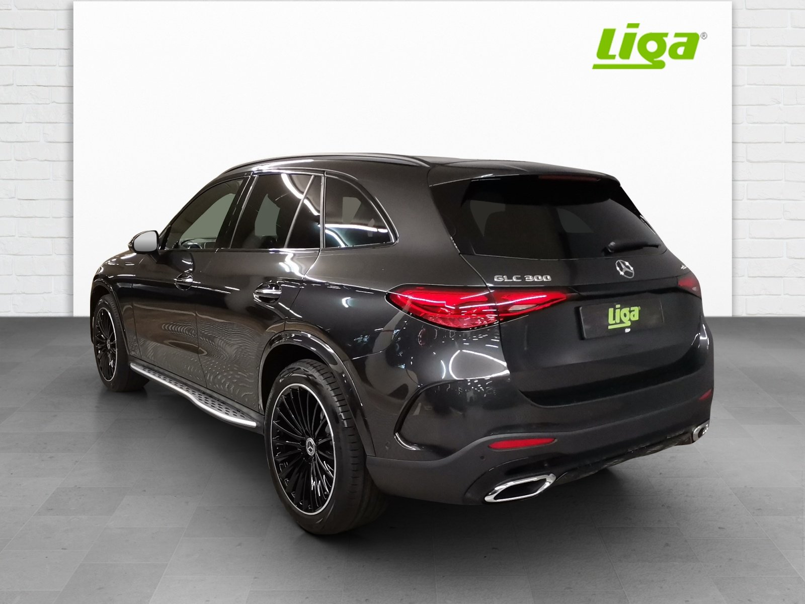 MERCEDES-BENZ GLC 300 AMG Line 4Matic, Mild-Hybrid Petrol/Electric, Ex-demonstrator, Automatic - 4