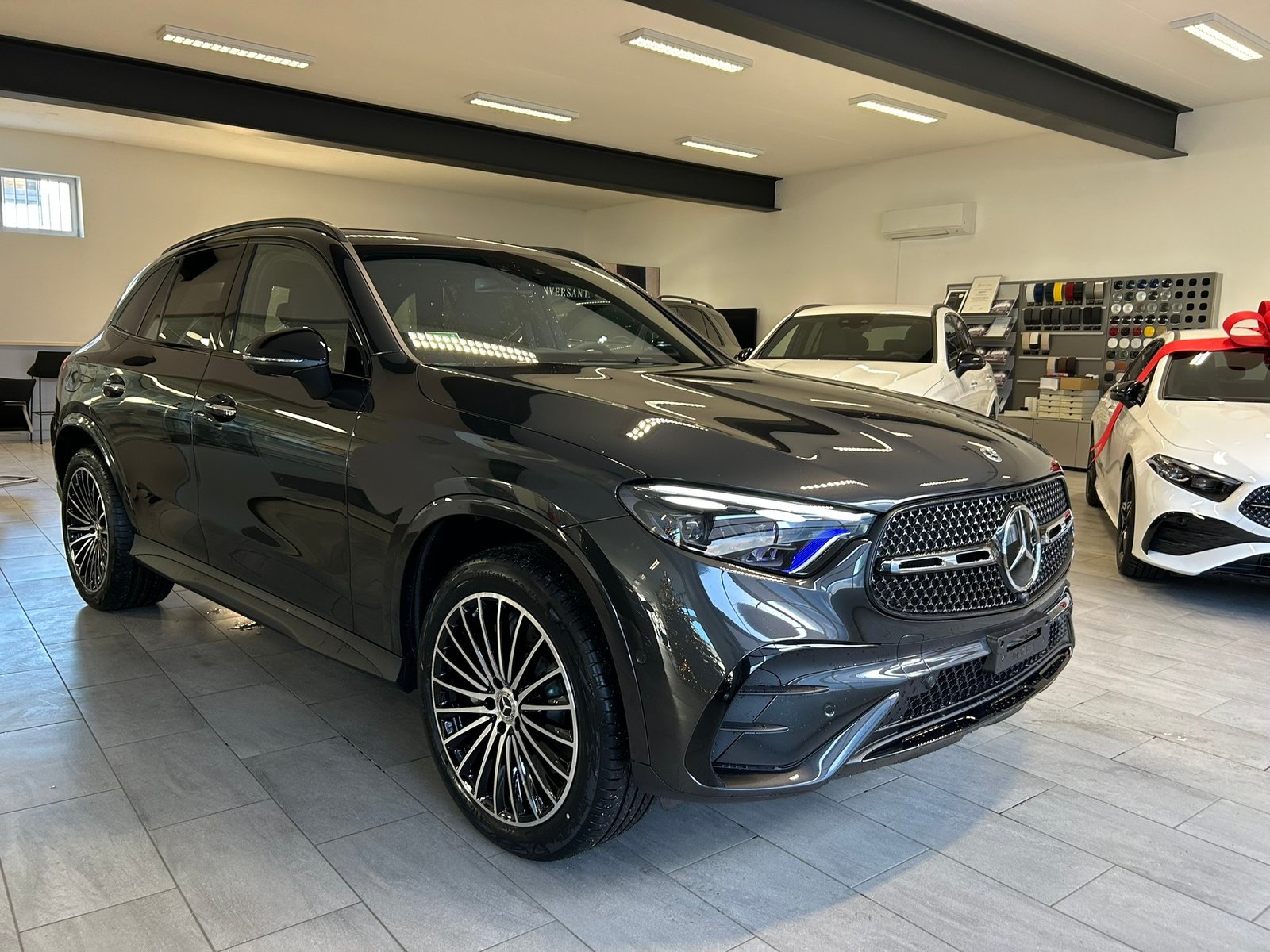MERCEDES-BENZ GLC 300 de 4Matic EQ Star 9G-Tronic, Plug-in-Hybrid Diesel/Elettrica, Auto nuove, Automatico - 3