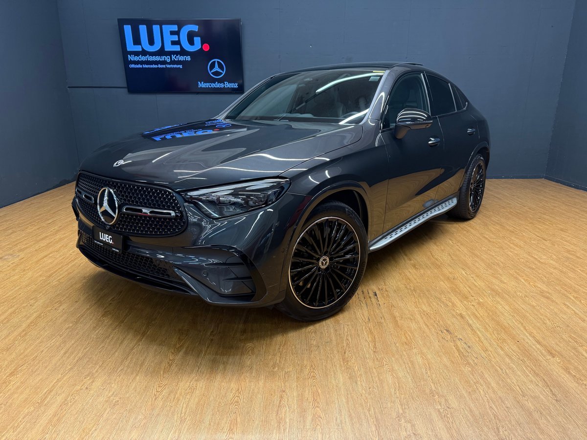 MERCEDES-BENZ GLC 300 d 4M - Coupé - AMG / 360 Grad Kamera / DISTRONIC / A