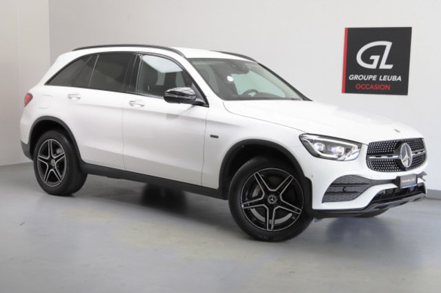 MERCEDES-BENZ GLC 300 e AMG Line 4Matic