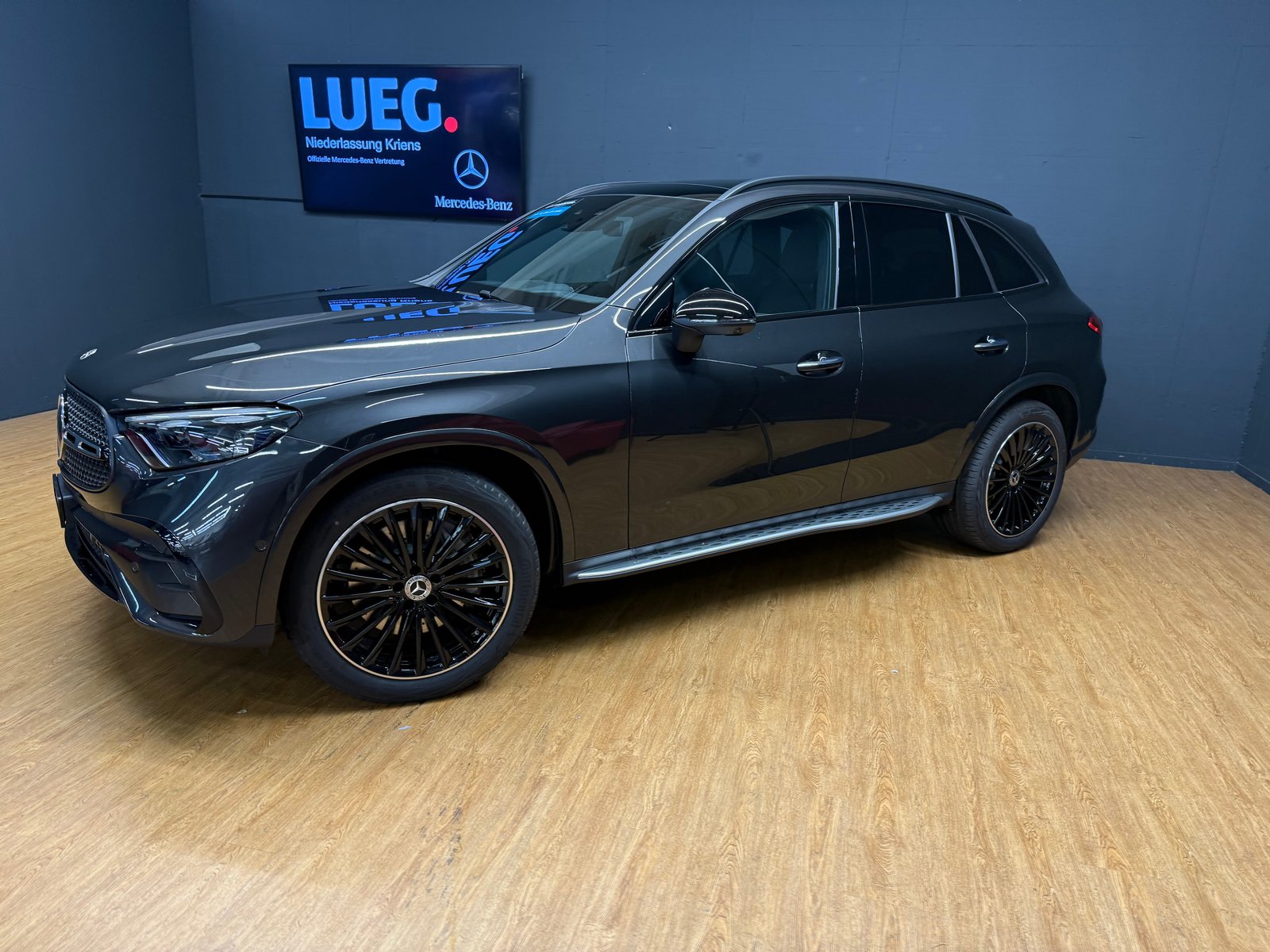 MERCEDES-BENZ GLC 300 d 4M - AMG / DISTRONIC / 360 Grad Kamera, Mild-Hybrid Diesel/Elektro, Occasion / Gebraucht, Automat - 2