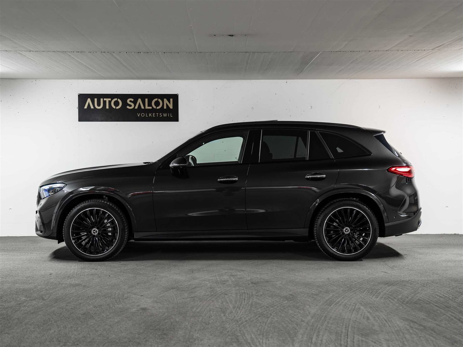 MERCEDES-BENZ GLC 300 4Matic AMG Line 9G-Tronic *Facelift*Werksgarantie*Pa, Petrol, Second hand / Used, Automatic - 2