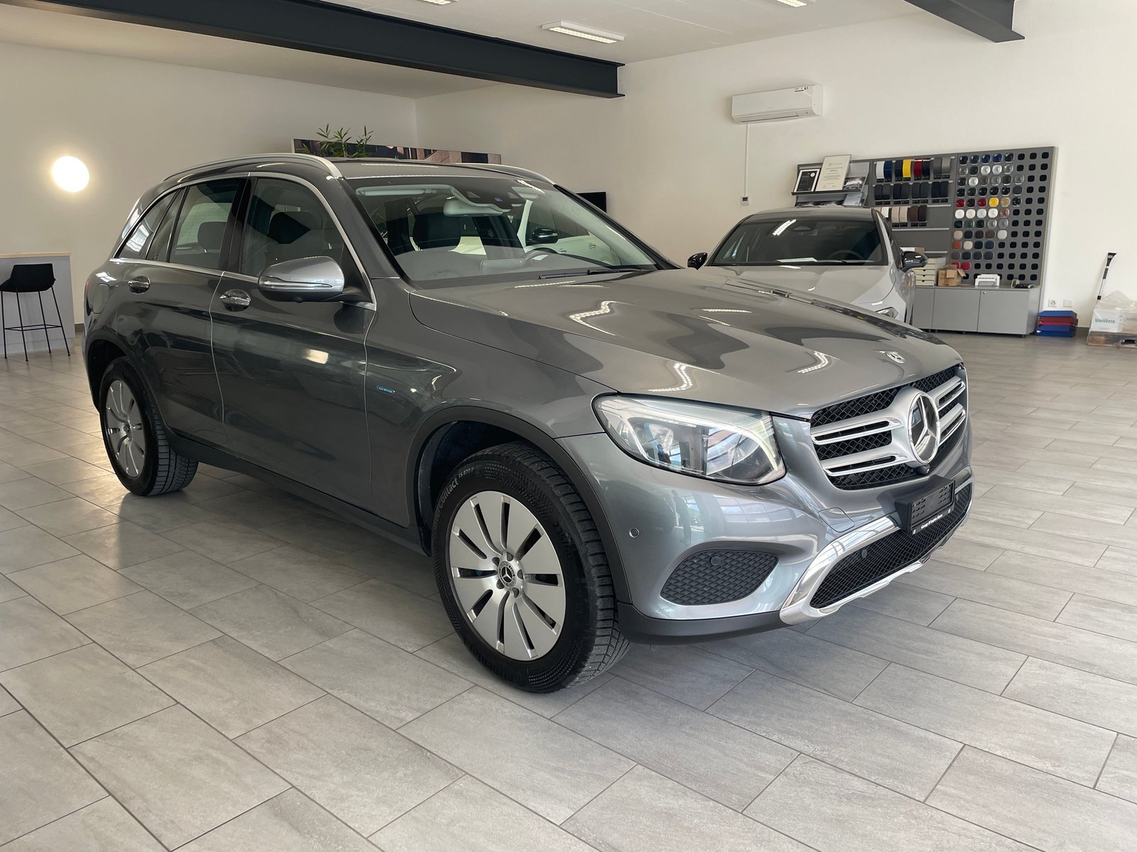 MERCEDES-BENZ GLC 350 e Exclusive 4Matic 7G-Tronic, Plug-in-Hybrid Petrol/Electric, Second hand / Used, Automatic - 3