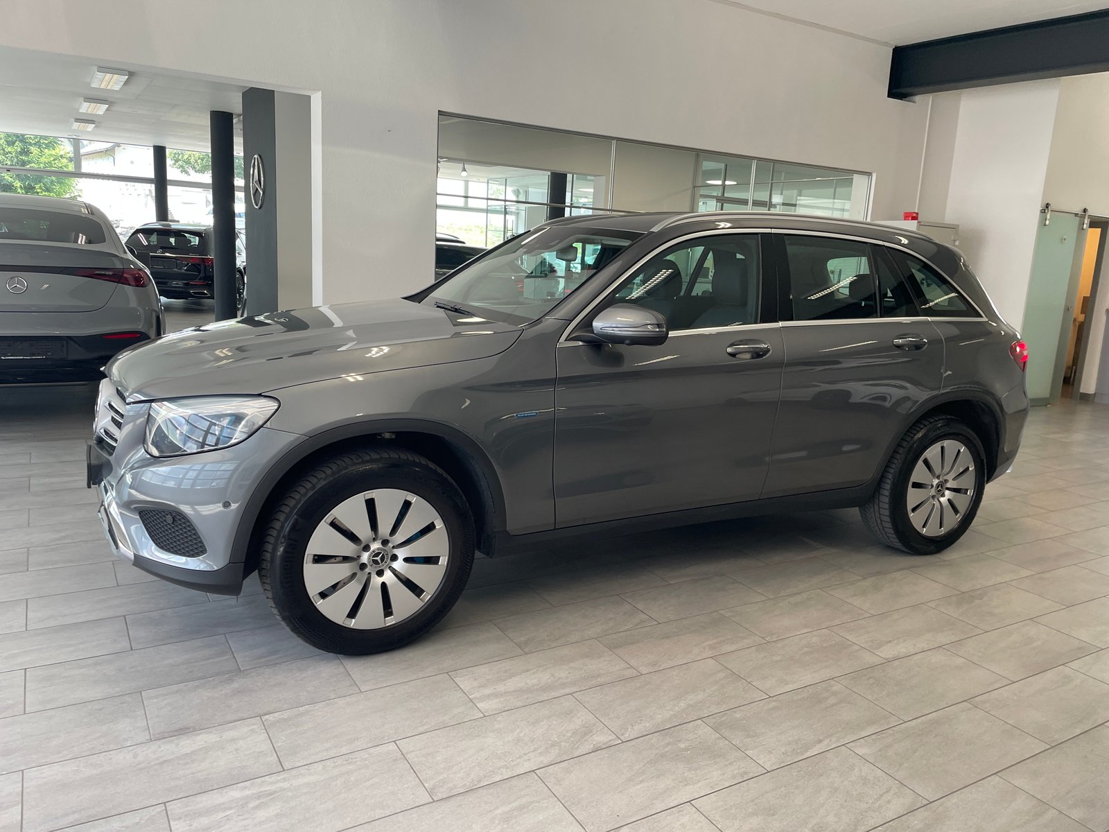 MERCEDES-BENZ GLC 350 e Exclusive 4Matic 7G-Tronic, Plug-in-Hybrid Petrol/Electric, Second hand / Used, Automatic - 4
