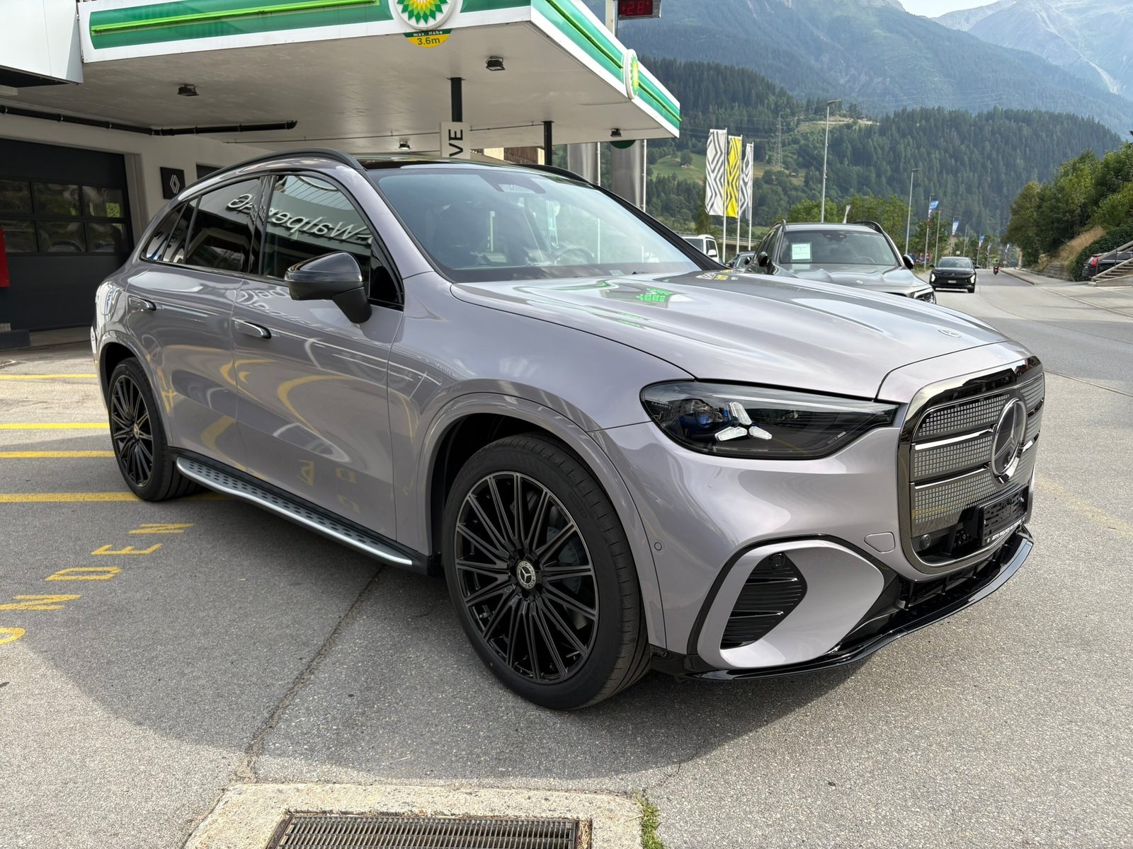 MERCEDES-BENZ GLC 400 4MATIC 94 kWh EQ, Electric, Ex-demonstrator, Automatic - 3