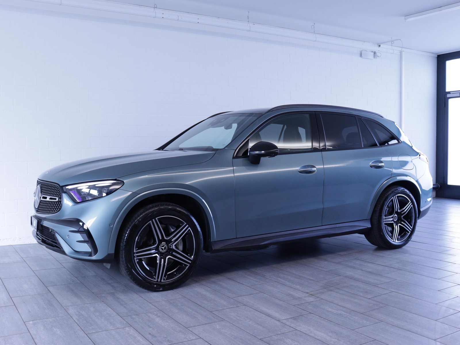 MERCEDES-BENZ GLC 400 e EQ Star AMG Line 4matic, Plug-in-Hybrid Benzina/Elettrica, Auto nuove, Automatico - 2