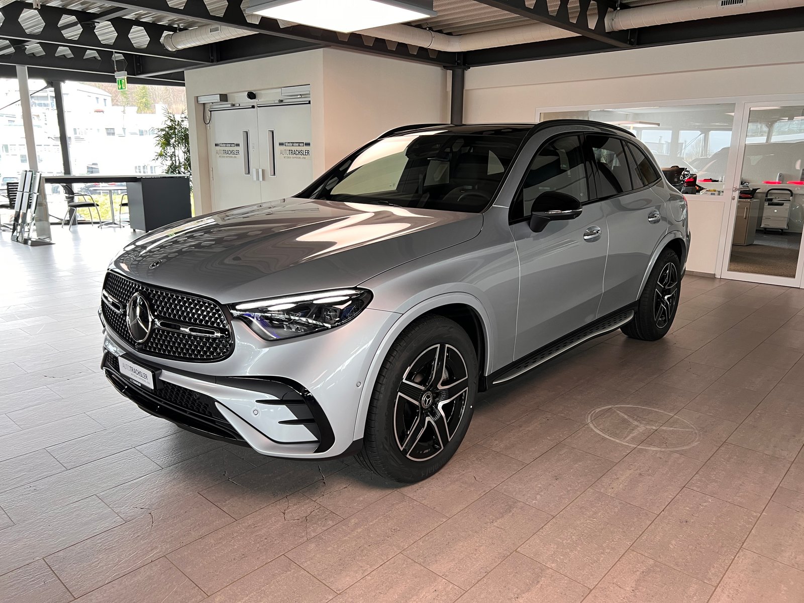 MERCEDES-BENZ GLC 400 e 4Matic EQ Star 9G-Tronic, Plug-in-Hybrid Benzina/Elettrica, Auto nuove, Automatico - 4