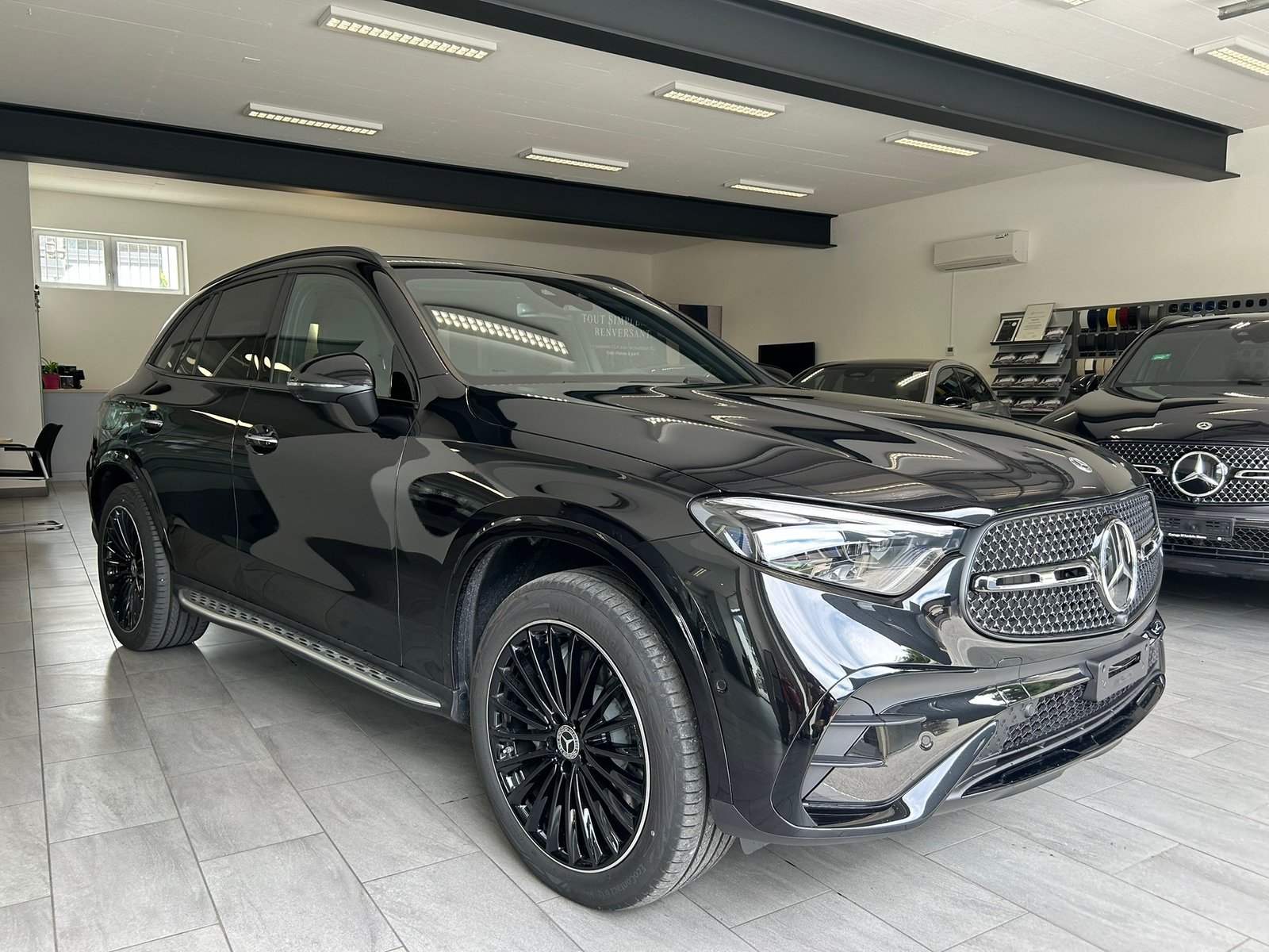 MERCEDES-BENZ GLC 400 e 4Matic AMG Line EQ Star 9G-Tronic, Plug-in-Hybrid Petrol/Electric, Ex-demonstrator, Automatic - 3