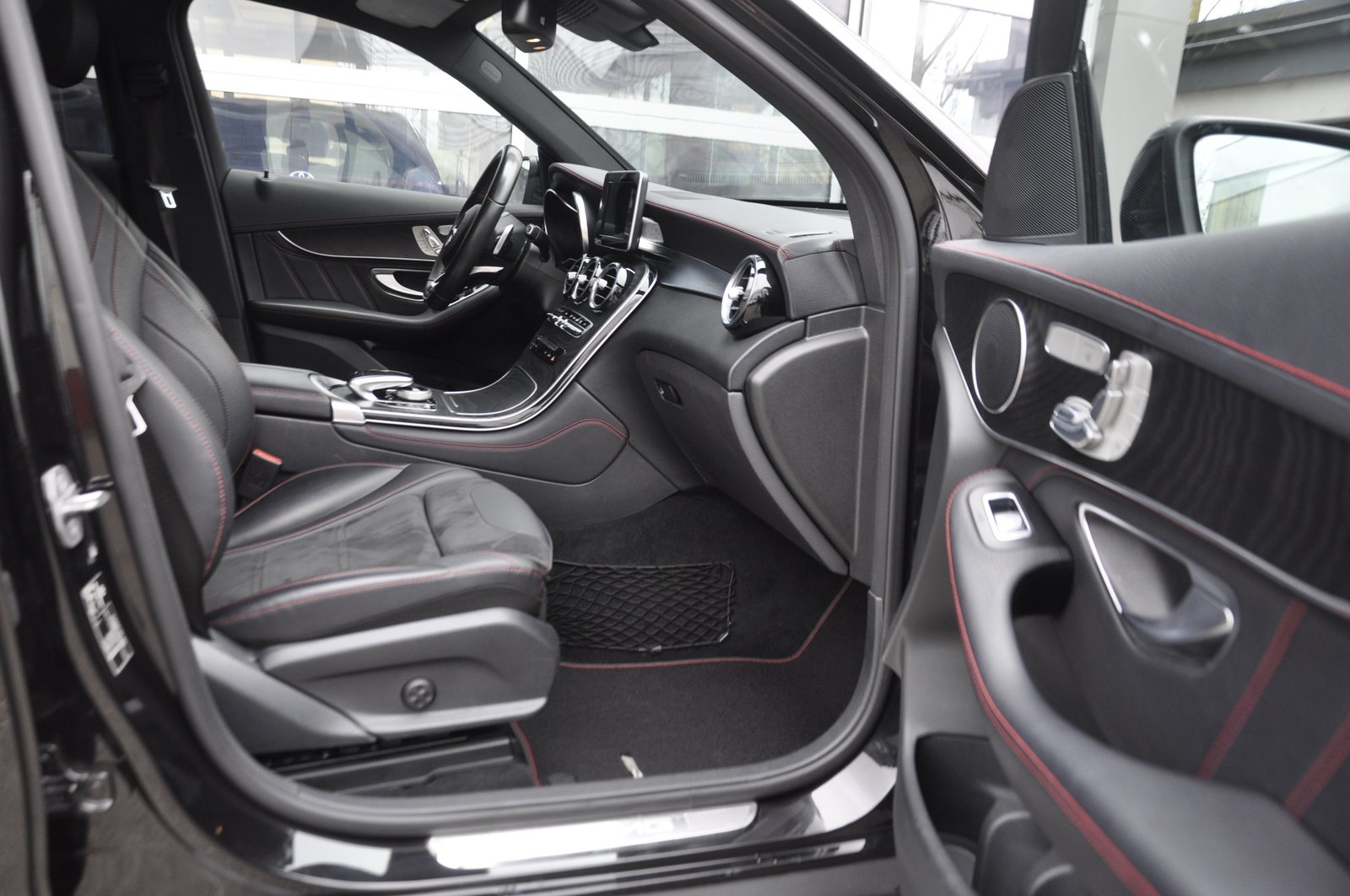 MERCEDES-BENZ GLC 43 AMG 4Matic 9G-Tronic, Benzin, Occasion / Gebraucht, Automatik - 7