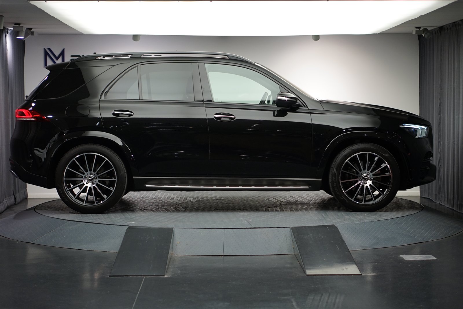 MERCEDES-BENZ GLE 300 d 4Matic AMG Line 9G-Tronic *AHK* *Luf, Diesel, Occasion / Gebraucht, Automatik - 5