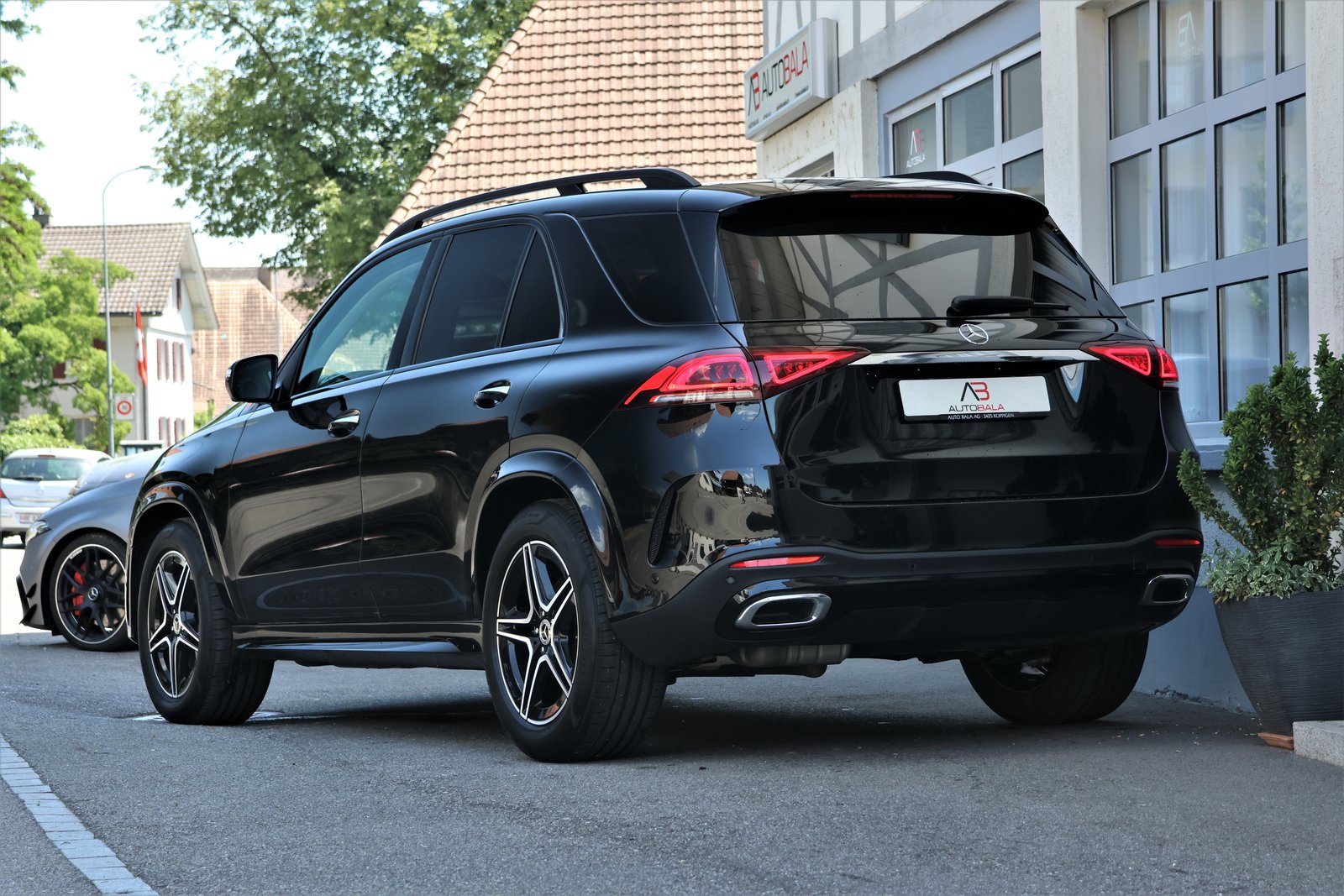 MERCEDES-BENZ GLE 300 d 4Matic AMG Line 9G-Tronic, Mild-Hybrid Diesel/Elektro, Occasion / Gebraucht, Automatik - 3