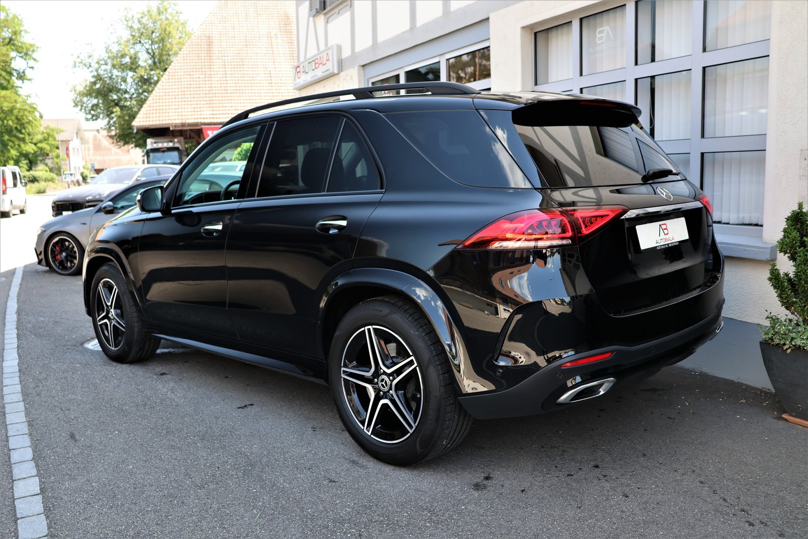 MERCEDES-BENZ GLE 300 d 4Matic AMG Line 9G-Tronic, Mild-Hybrid Diesel/Elektro, Occasion / Gebraucht, Automatik - 6