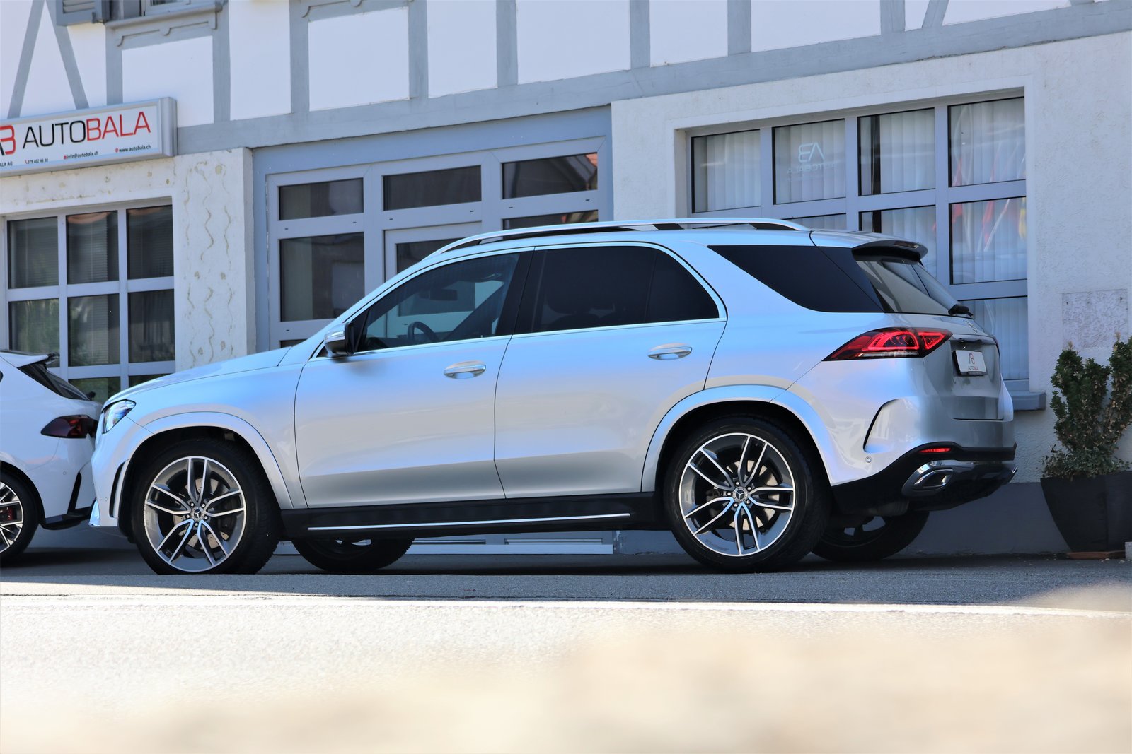 MERCEDES-BENZ GLE 300 d 4Matic AMG Line 9G-Tronic, Diesel, Second hand / Used, Automatic - 4