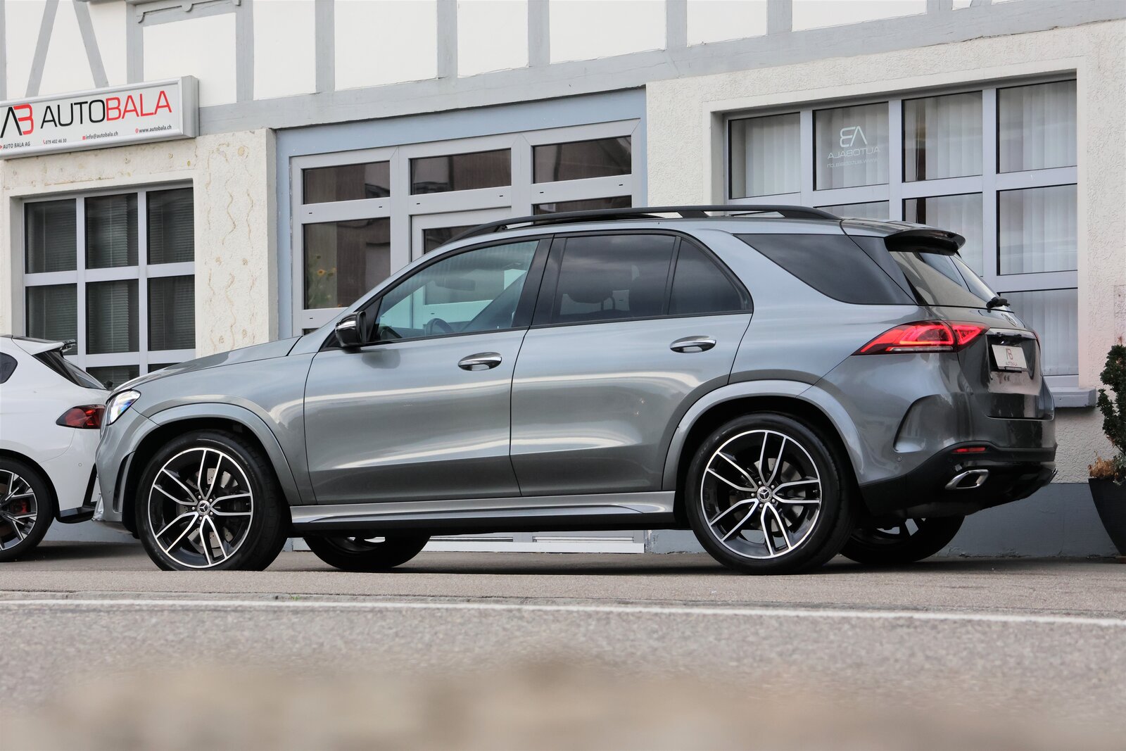 MERCEDES-BENZ GLE 450 4Matic AMG Line 9G-Tronic (CH) + 3.5T, Mild-Hybrid Petrol/Electric, Second hand / Used, Automatic - 4