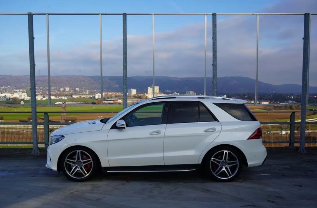 MERCEDES-BENZ GLE 500 4Matic, Petrol, Second hand / Used, Automatic - 4