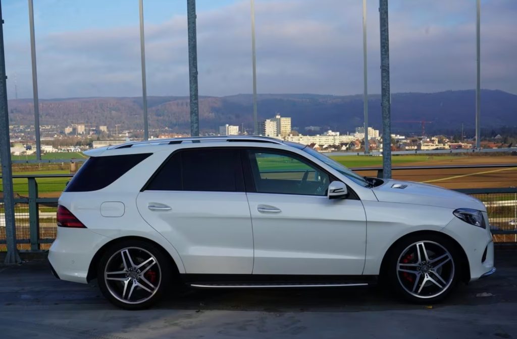 MERCEDES-BENZ GLE 500 4Matic, Petrol, Second hand / Used, Automatic - 3