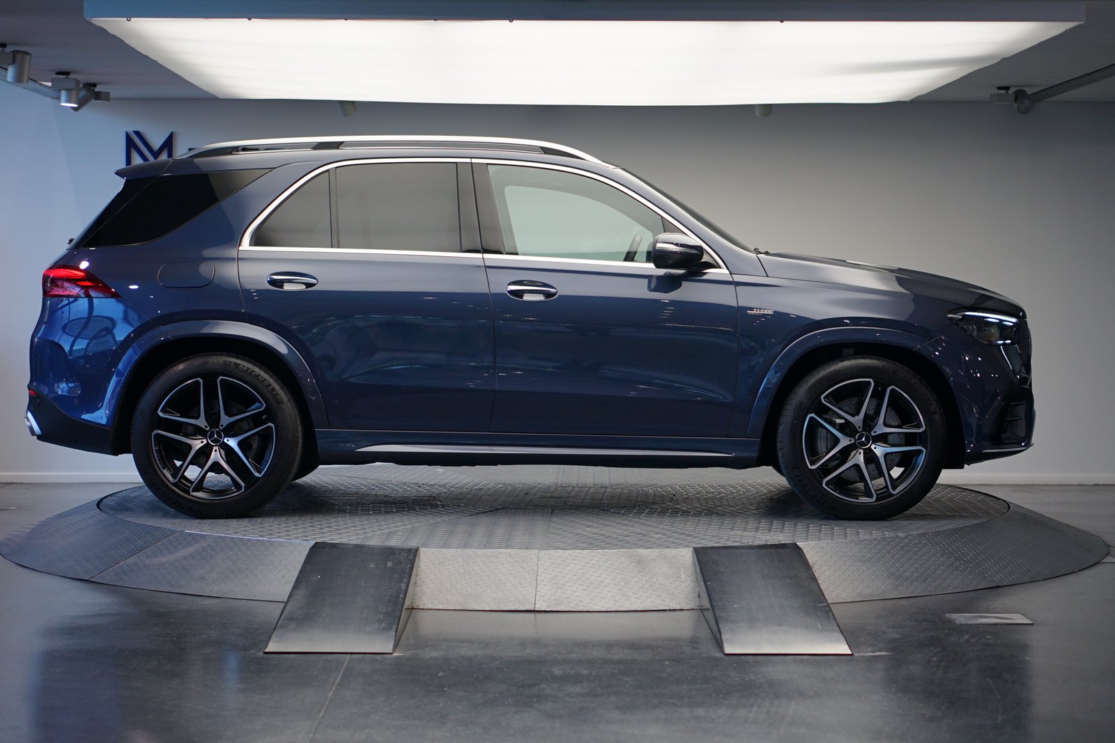 MERCEDES-BENZ GLE 53 AMG 4Matic+ 9G-Speedshift *CH-Fahrzeug*, Mild-Hybrid Benzin/Elektro, Occasion / Gebraucht, Automatik - 4