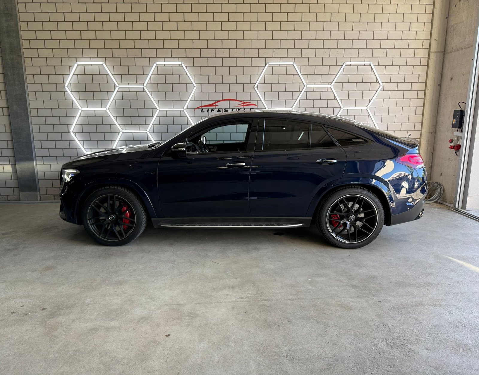 MERCEDES-BENZ GLE Coupé 53 AMG 4Matic+ Speedshift, Mild-Hybrid Benzin/Elektro, Occasion / Gebraucht, Automatik - 2