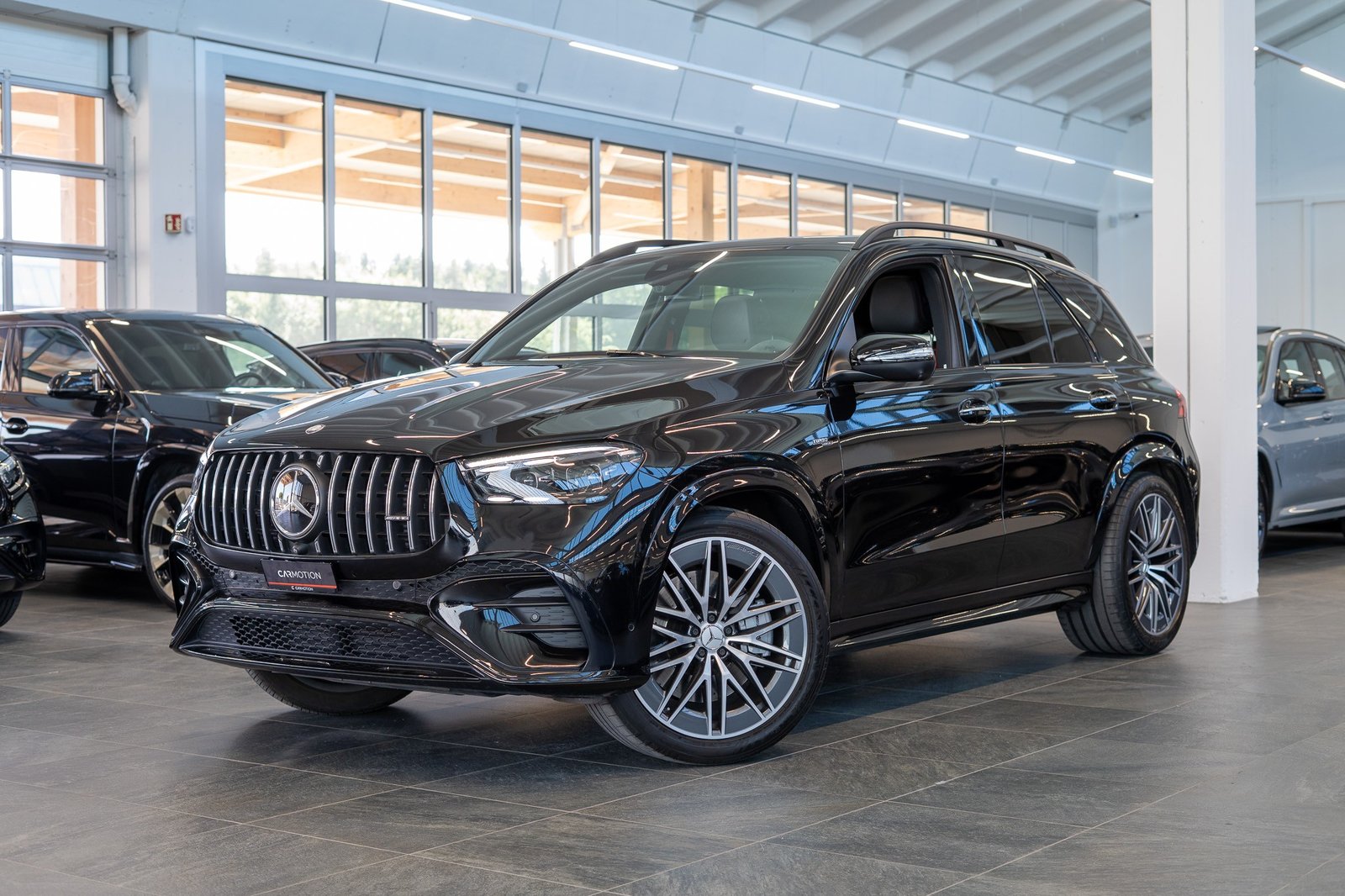 MERCEDES-BENZ GLE 53 AMG 4matic+ / Panorama / Burmester / 36