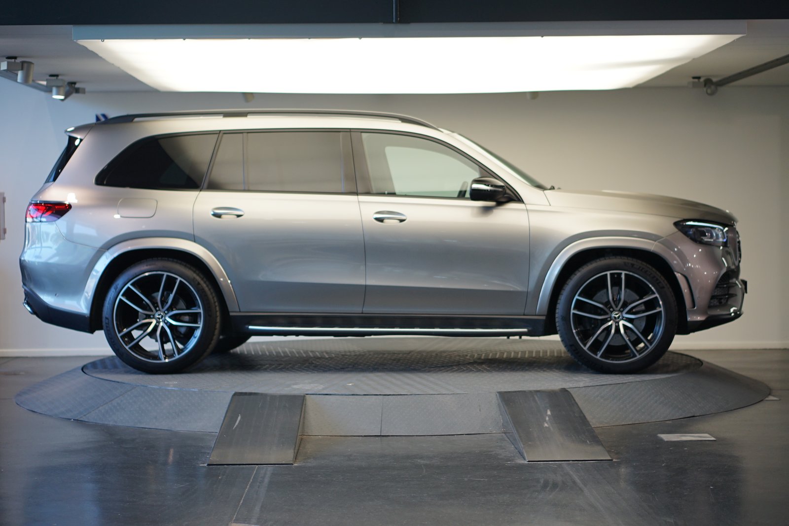 MERCEDES-BENZ GLS 400 d 4Matic AMG Line 9G-Tronic, Diesel, Second hand / Used, Automatic - 4