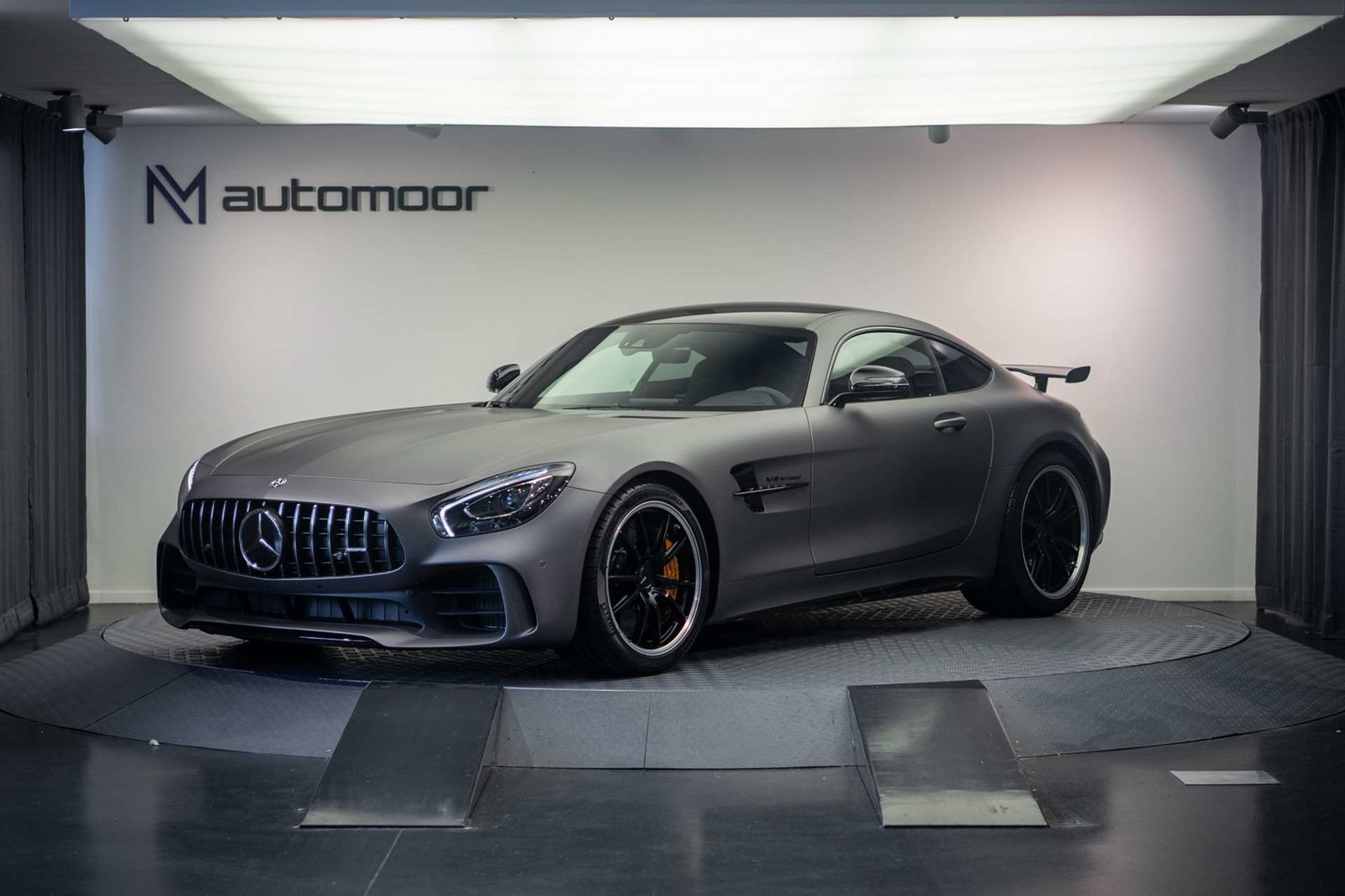MERCEDES-BENZ AMG GT R Speedshift DCT *Burmester* *Schalensitze* *Alcantar