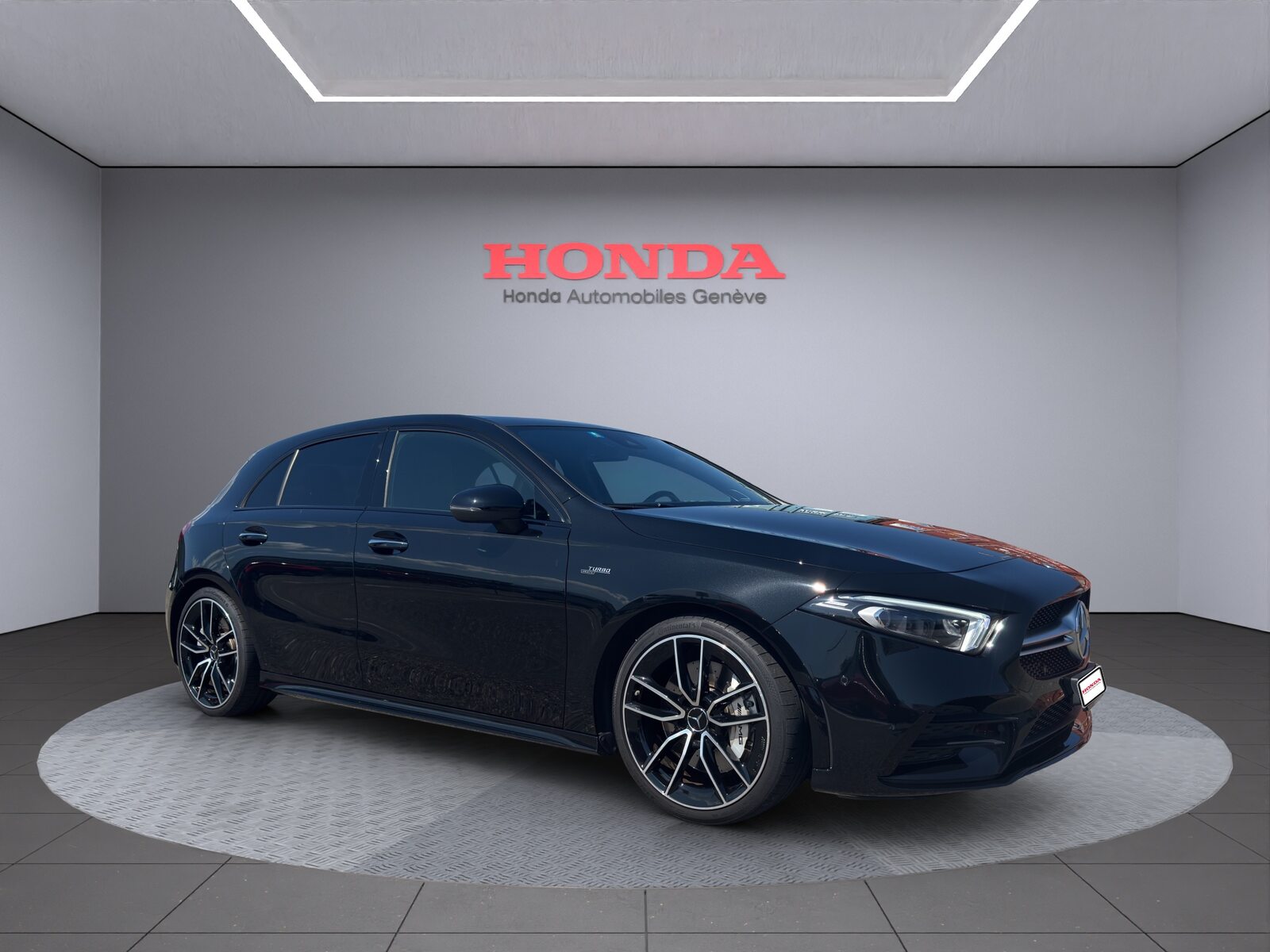 MERCEDES-BENZ Mercedes Classe A35 AMG 4matic, Benzin, Occasion / Gebraucht, Automatik - 2
