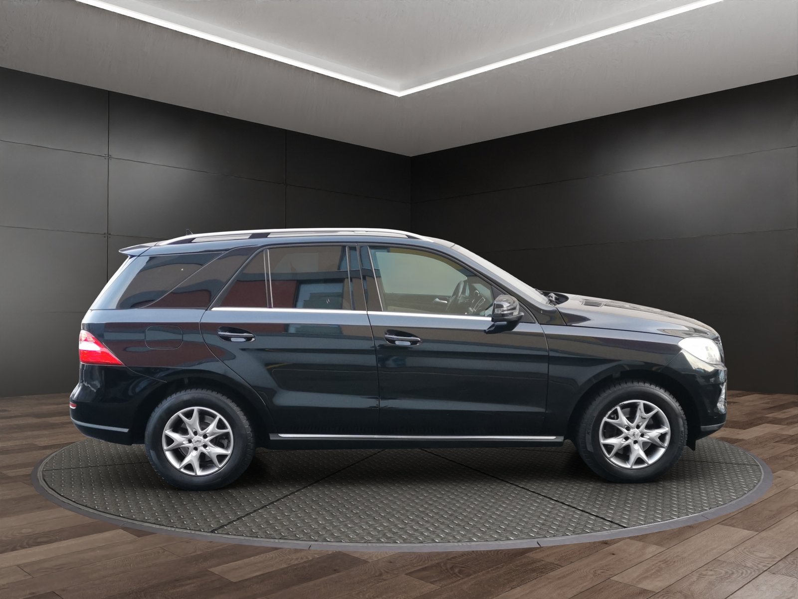 MERCEDES-BENZ ML 350 BlueTEC Executive 4Matic 7G-Tronic, Diesel, Second hand / Used, Automatic - 4