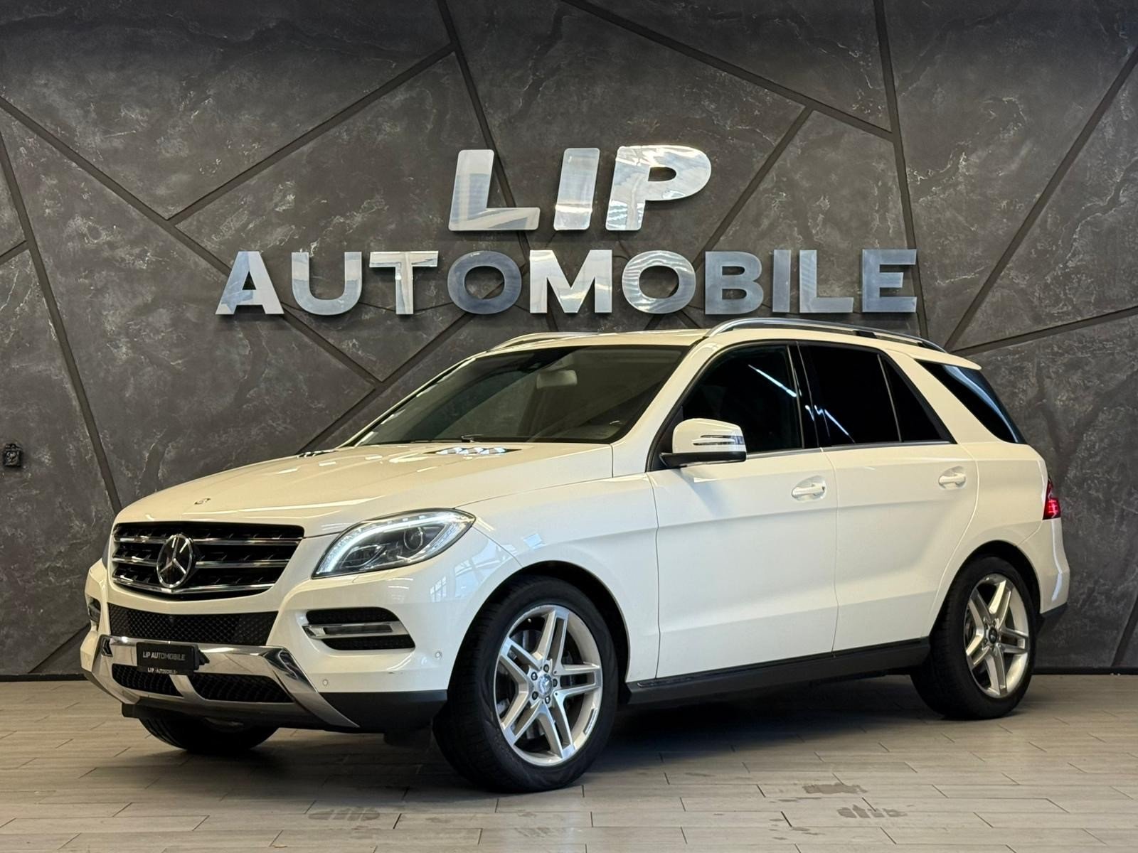 MERCEDES-BENZ ML 500 Executive 4Matic 7G-Tronic
