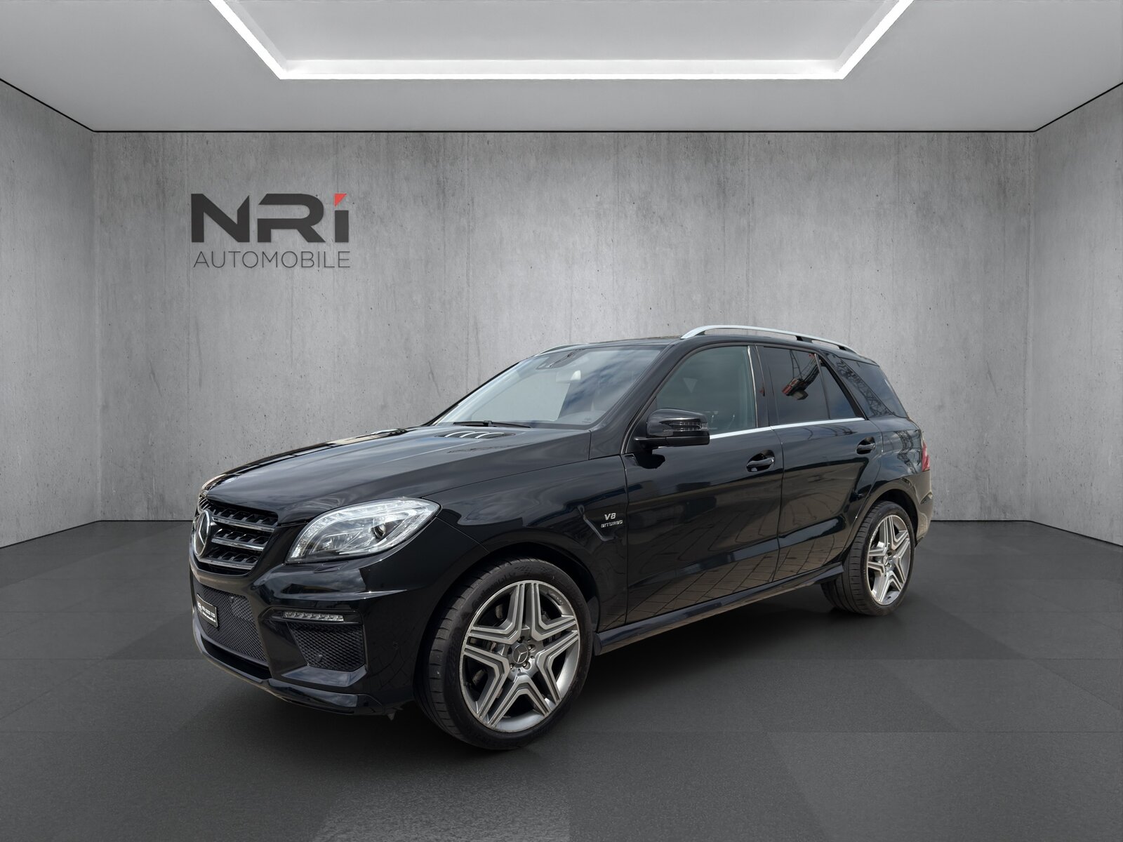 MERCEDES-BENZ ML 63 AMG V8