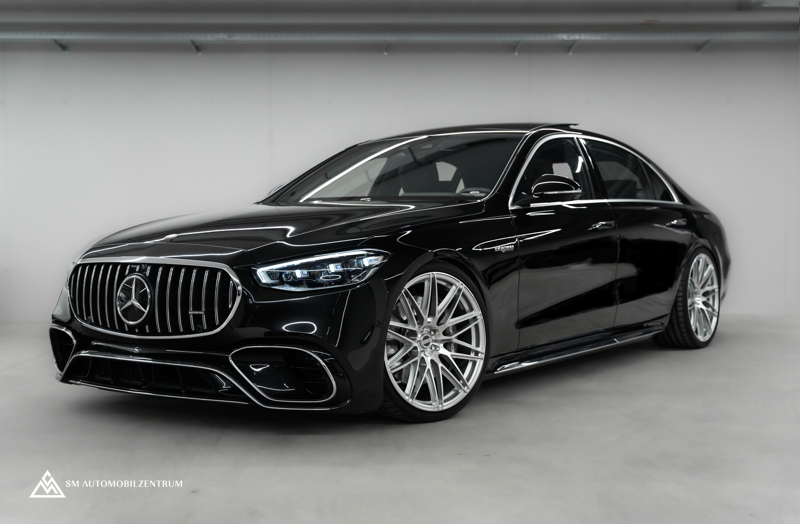 MERCEDES-BENZ S 63 V8 AMG E Performance 4matic+ lang / Massa