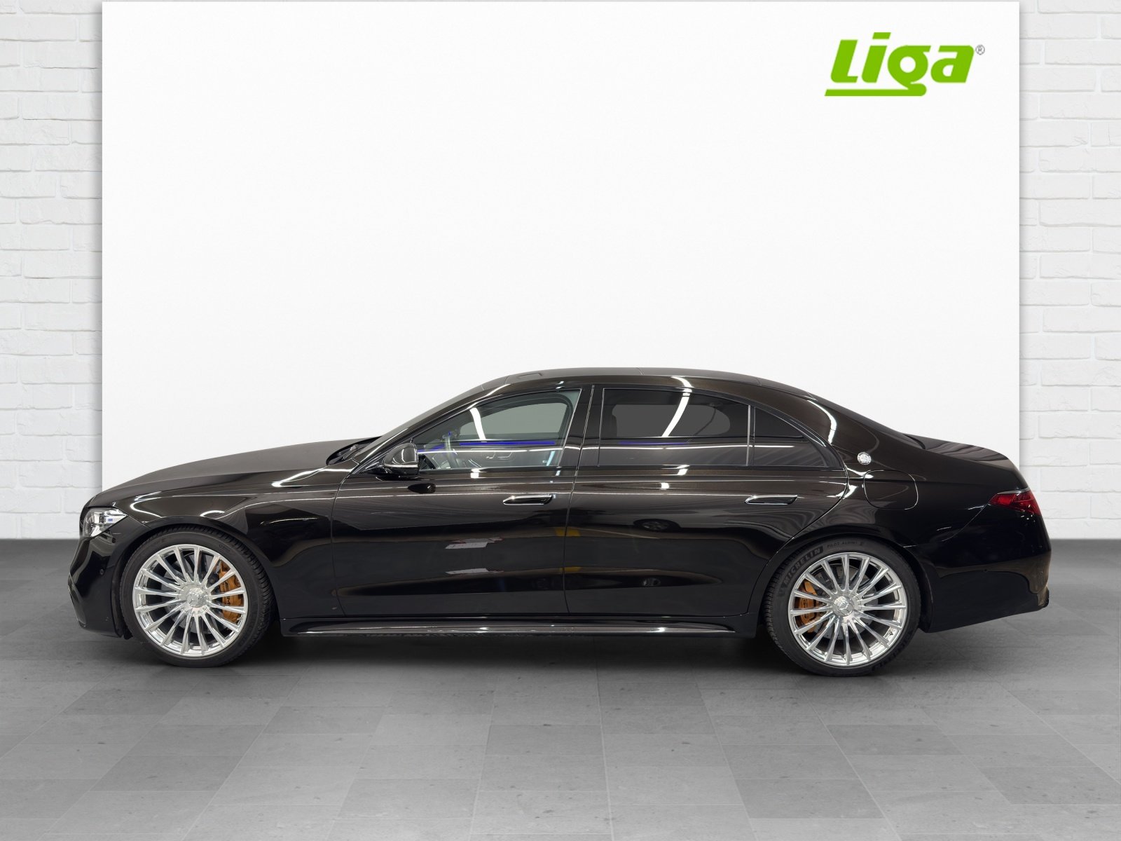 MERCEDES-BENZ AMG S 63 V8 Performance