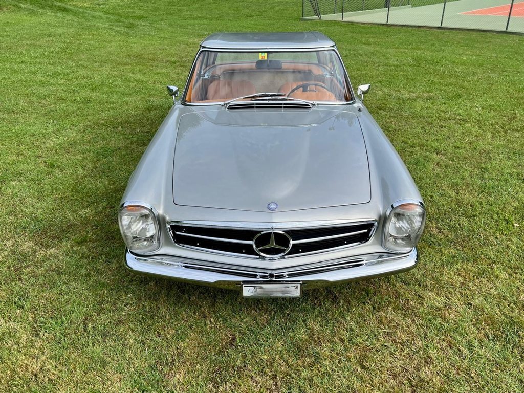 MERCEDES-BENZ SL 230 Pagode