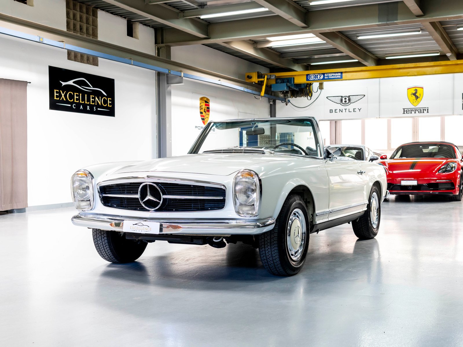 MERCEDES-BENZ SL 280 Pagode