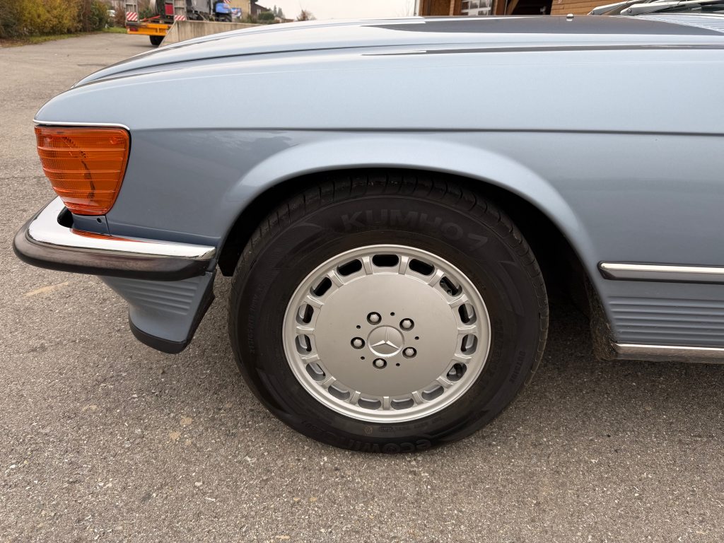 MERCEDES-BENZ SL 560, Petrol, Classic, Automatic - 6