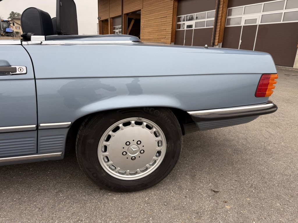 MERCEDES-BENZ SL 560, Petrol, Classic, Automatic - 7