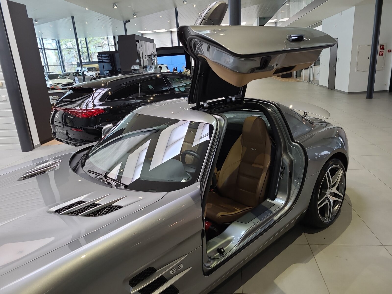 MERCEDES-BENZ SLS 63 AMG, Benzin, Occasion / Gebraucht, Automatik - 4