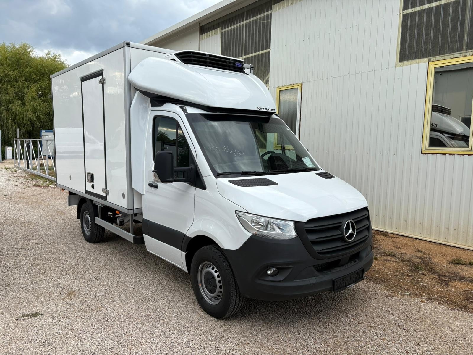 MERCEDES-BENZ 317 CDI Automat mit Kühlkoffer Minus 20 Grad und Ahk. 2000k, Diesel, Neuwagen, Automatik - 2