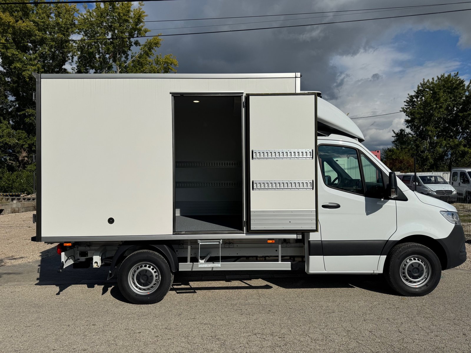 MERCEDES-BENZ 317 CDI Automat mit Kühlkoffer Minus 20 Grad und Ahk. 2000k, Diesel, Neuwagen, Automatik - 3