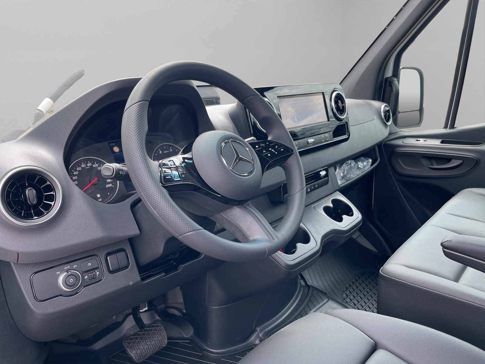 MERCEDES-BENZ Sprinter 317 CDI CH 3665mm S, Diesel, New car, Automatic - 6